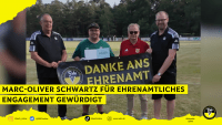 Bildunterschrift v.l.n.r.: Axel Rolland (SWFV-Vizepräsident), Preisträger Marc-Oliver Schwartz (SV Lemberg), Reiner Ehrgott (Kreisvorsitzender Pirmasens-Zweibrücken), Thomas Seiler (Kreisehrenamtsbeauftragter Pirmasens-Zweibrücken)